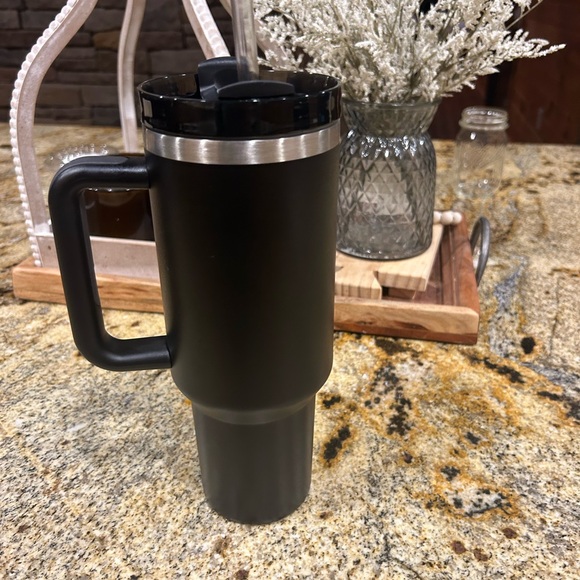 Stanley Cup 40oz - Picture 2 of 3